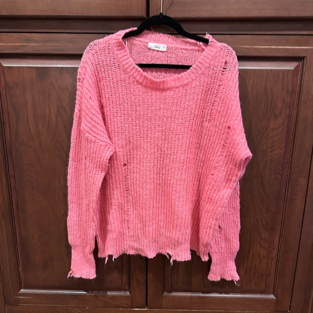 Pink distressed crewneck sweater from Talulah sz L